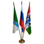 Напольный флагшток дерево, 3 штока в один ряд